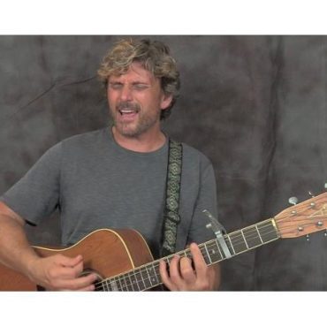 Black Podcasting - Singer/Author/Actor & Director Darren Dowler stops by #ConversationsLIVE