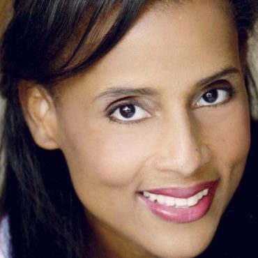 Black Podcasting - Actress and Author Bever-leigh Banfield stops by #ConversationsLIVE
