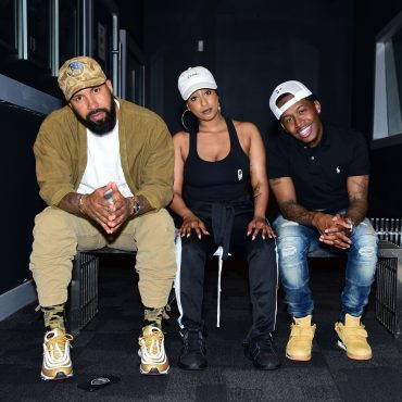 Black Podcasting - Episode 25"The Culture Deserves It" Feat. Kenny Burns w/ Ferrari Simmons & Su Solo Prod: iHandlebars