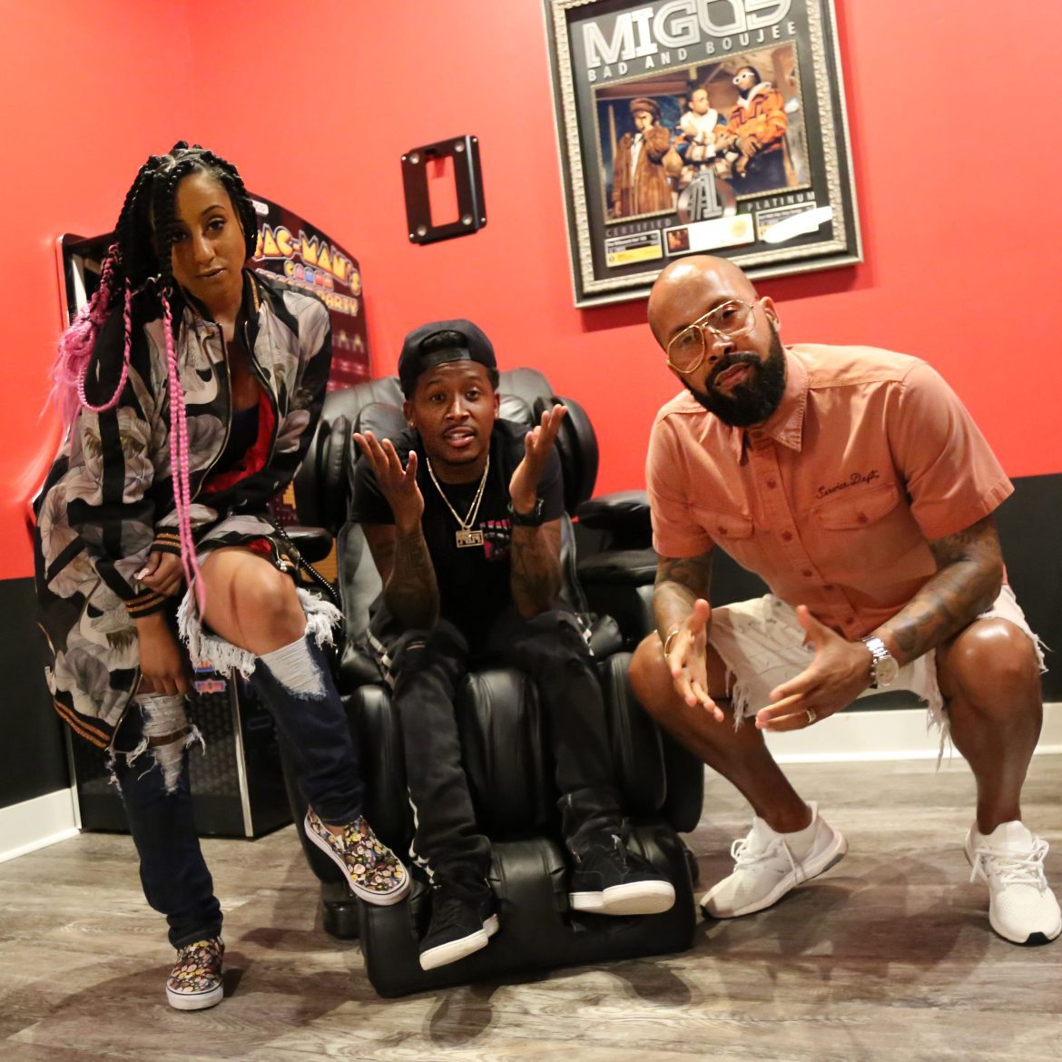 Black Podcasting - Episode 30"The Culture Deserves It" Feat. Kenny Burns w/ Ferrari Simmons & Su Solo Prod: iHandlebars