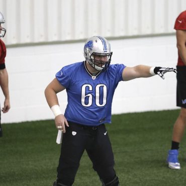 Black Podcasting - LOCKED ON LIONS VOL 387. MAY 1.  Glasgow at C and Ragnow at G?  It is possible.  Dery explains why.