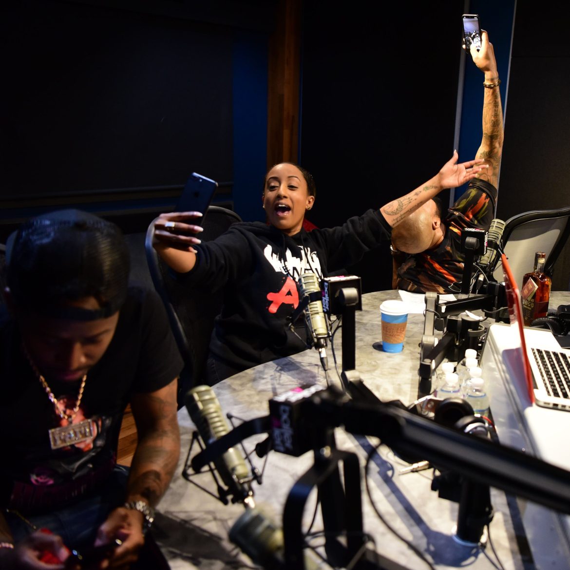 Black Podcasting - Episode 40"The Culture Deserves It" Feat. Kenny Burns w/ Ferrari Simmons & Su Solo Prod: iHandlebars