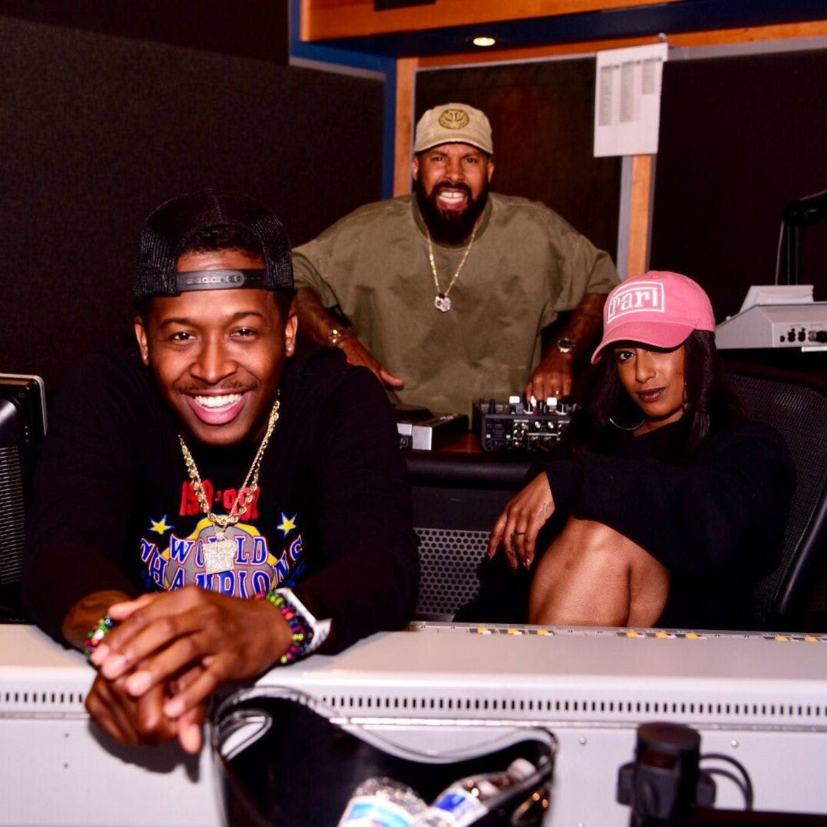 Black Podcasting - Episode 44"The Culture Deserves It" Feat. Kenny Burns w/ Ferrari Simmons & Su Solo Prod: iHandlebars