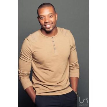 Black Podcasting - Actor and Entertainer Mike Strong Jr. stops by #ConversationsLIVE