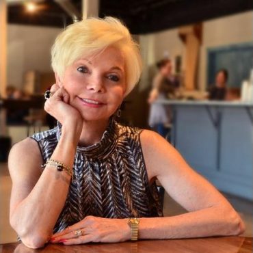 Black Podcasting - Author and Speaker Mary Ellen Ciganovich talks T.R.U.T.H. on #ConversationsLIVE