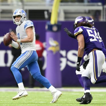 Black Podcasting - LOCKED ON LIONS VOL 485. NOV 1.  Replacing Tate.  Glover speaks.  Dery&apos;s 3 keys to beating Minnesota.