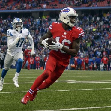 Black Podcasting - LOCKED ON LIONS VOL 514. DEC 16.  #Lions blow it in Buffalo.  Officially eliminated from Playoffs.