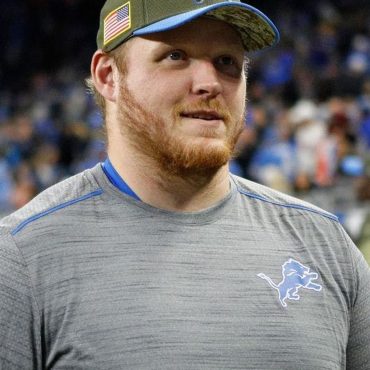 Black Podcasting - LOCKED ON LIONS VOL 522.  JAN 3.  #Lions top 5 PFF players on offense and defense.  And will Detroit trade out of #8?  Dery explains.