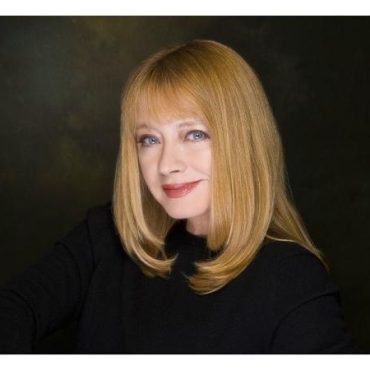 Black Podcasting - Actress/Producer Andrea Evans discusses #RockingtheCouch on #ConversationsLIVE