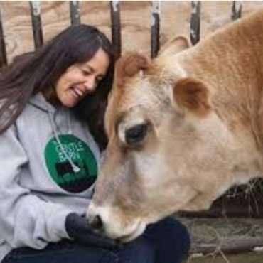 Black Podcasting - Author Ellie Laks discusses #MyGentleBarn on #ConversationsLIVE