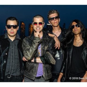 Black Podcasting - Evan of the group Makes My Blood Dance on #ConversationsLIVE