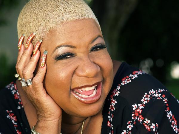 Black Podcasting - Luenell, the Bad Girl of Comedy, comes to #ConversationsLIVE