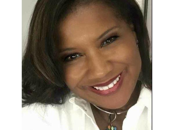 Black Podcasting - LaWanna Bradford talks Wellness & Healing on #ConversationsLIVE