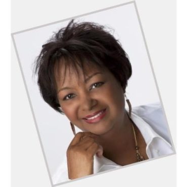 Black Podcasting - Author Rachel Renee Russell discusses new #MaxCrumbly book on #ConversationsLIVE