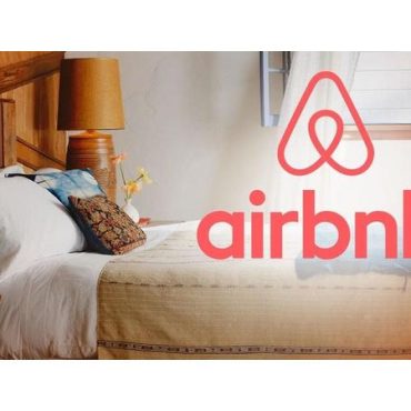 Black Podcasting - Airbnb's Kellie Bentz discusses #OpenHomesProgram on #ConversationsLIVE