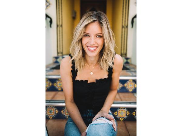 Black Podcasting - Actress Kayla Ewell talks career, #TheCreatress and 2019 on #ConversationsLIVE