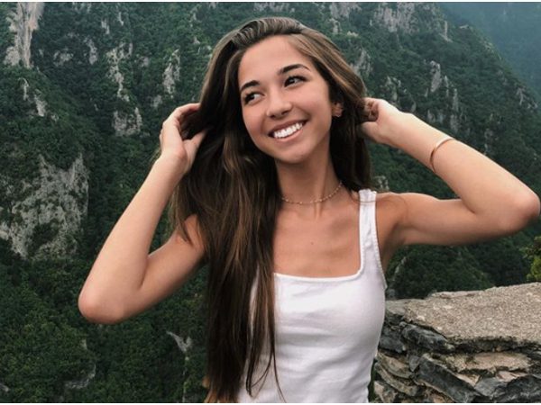 Black Podcasting - Actress/Recording Artist/Model Evie Theodorou stops by #ConversationsLIVE