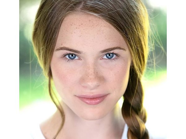 Black Podcasting - Actress/Model/Singer Sophianna Smith stops by #ConversationsLIVE