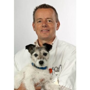 Black Podcasting - Dr. Jolle Kirpensteijn and Nancy McKenney discuss protecting pets in emergencies