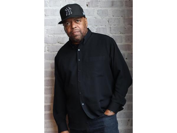 Music Executive Nat Robinson of First Priority Media stops by #ConversationsLIVE Black Podcasting - Music Executive Nat Robinson of First Priority Media stops by #ConversationsLIVE