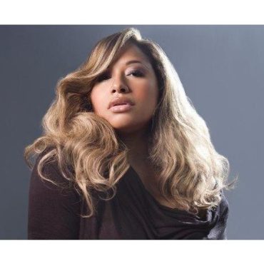 Black Podcasting - Kelli Sae talks #music, #comedy and upcoming show on #ConversationsLIVE