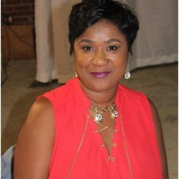 Black Podcasting - Jewell Jones of Jewell's Hair Gallery stops by #ConversationsLIVE