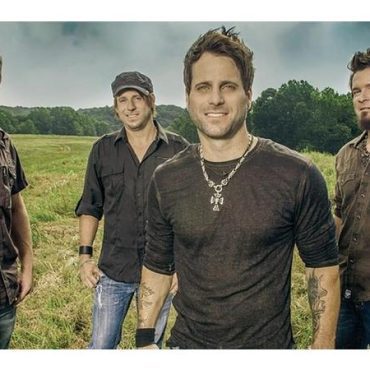 Black Podcasting - Matt Thomas of the group Parmalee stops by #ConversationsLIVE