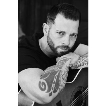 Black Podcasting - Recording Artist Sam Bartells brings #BlessedandBroken on #ConversationsLIVE