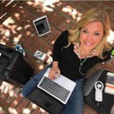 Black Podcasting - Techish's Jennifer Jolly discusses new Facebook Video Chat on #ConversationsLIVE