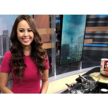 Black Podcasting - Nutrition Expert Mia Syn returns to #ConversationsLIVE with meal tips