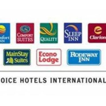 Black Podcasting - Choice Hotels' Sarah Searls shares Safe #TravelTips on #ConversationsLIVE