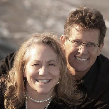 Black Podcasting - Bill and Pam Farrel discuss mission to help couples on #ConversationsLIVE