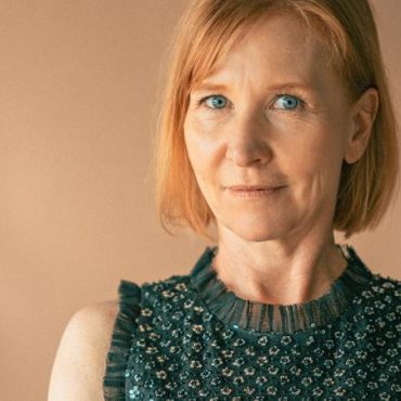 Black Podcasting - Actress Tammy Dahlstrom talks acting, #MiracleWorkers on #ConversationsLIVE