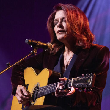 Black Podcasting - Rosanne Cash: The Rhythm and Rhyme of Memory