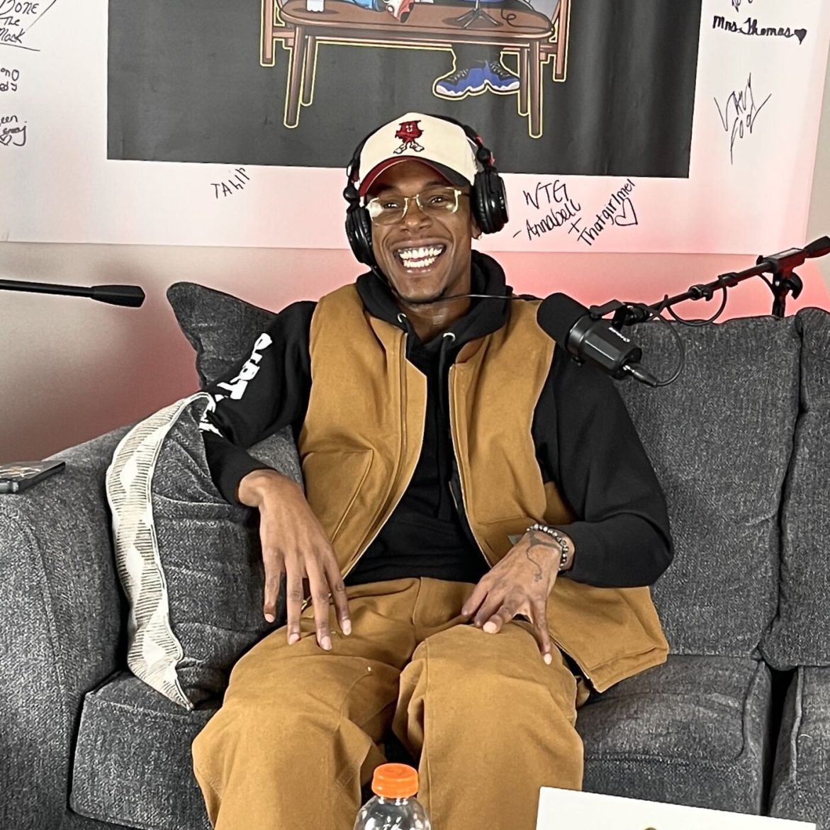 Black Podcasting - I Need Money feat. Mike Bombatta