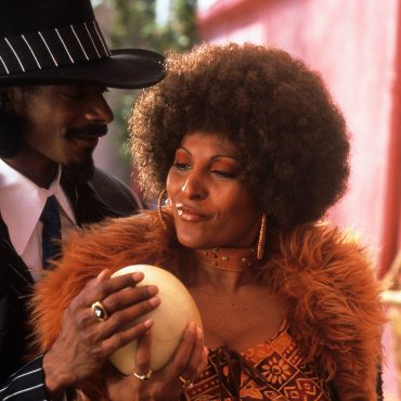 S12 Ep148: 03/27/24 - Snoop Dogg Passed Out Meeting Pam Grier & Don't Call Lionel Richie "Grandpa!" Black Podcasting - S12 Ep148: 03/27/24 - Snoop Dogg Passed Out Meeting Pam Grier & Don't Call Lionel Richie "Grandpa!"