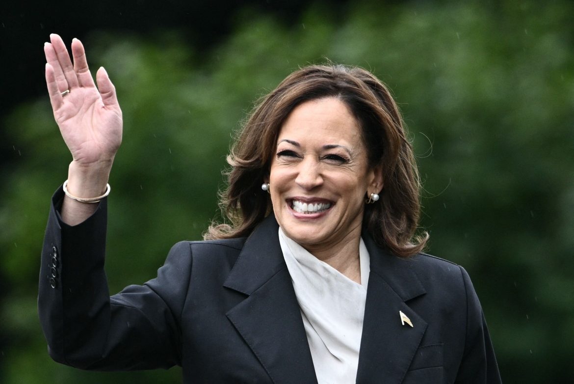 Black Podcasting - S12 Ep233: 07/24/24 - Kamala Harris Walks Out to Beyonce's 'Freedom' & Katy Perry Kisses A Fan & Liked It