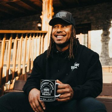 Black Podcasting - THIS IS HOW YOU GAIN UNSHAKEABLE SELF CONFIDENCE